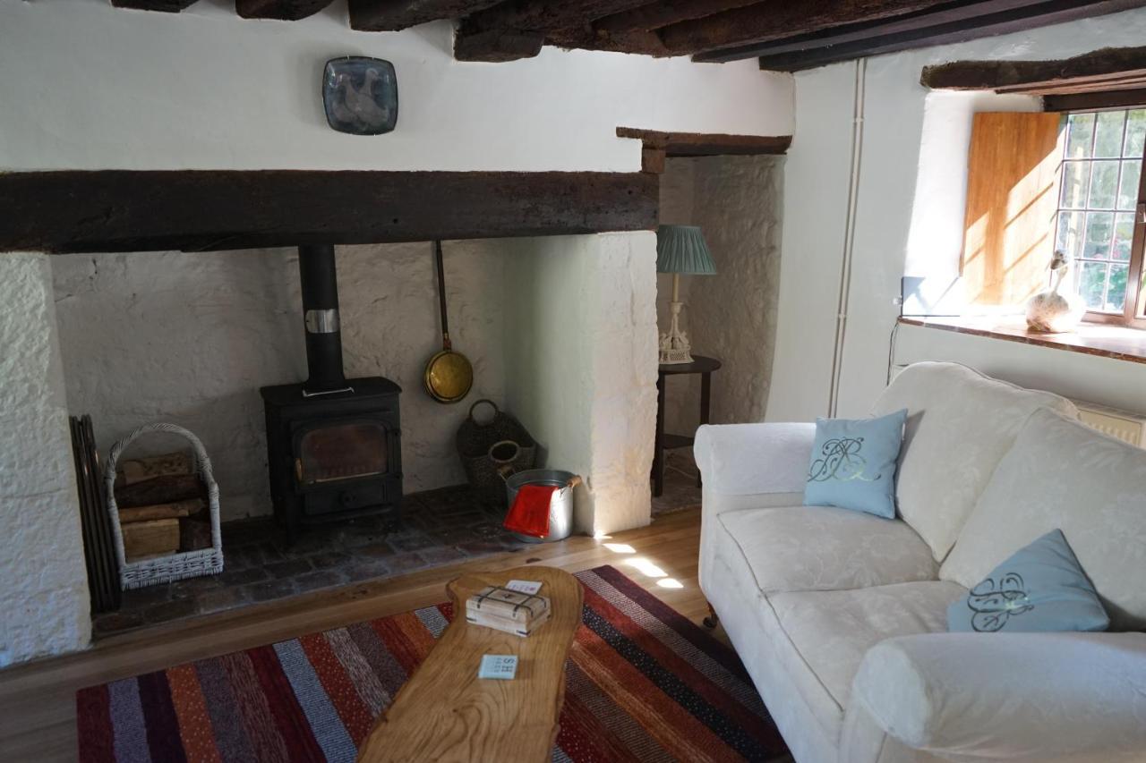 Character 2 Double Bedroom Cottage In Шефтсбери Экстерьер фото
