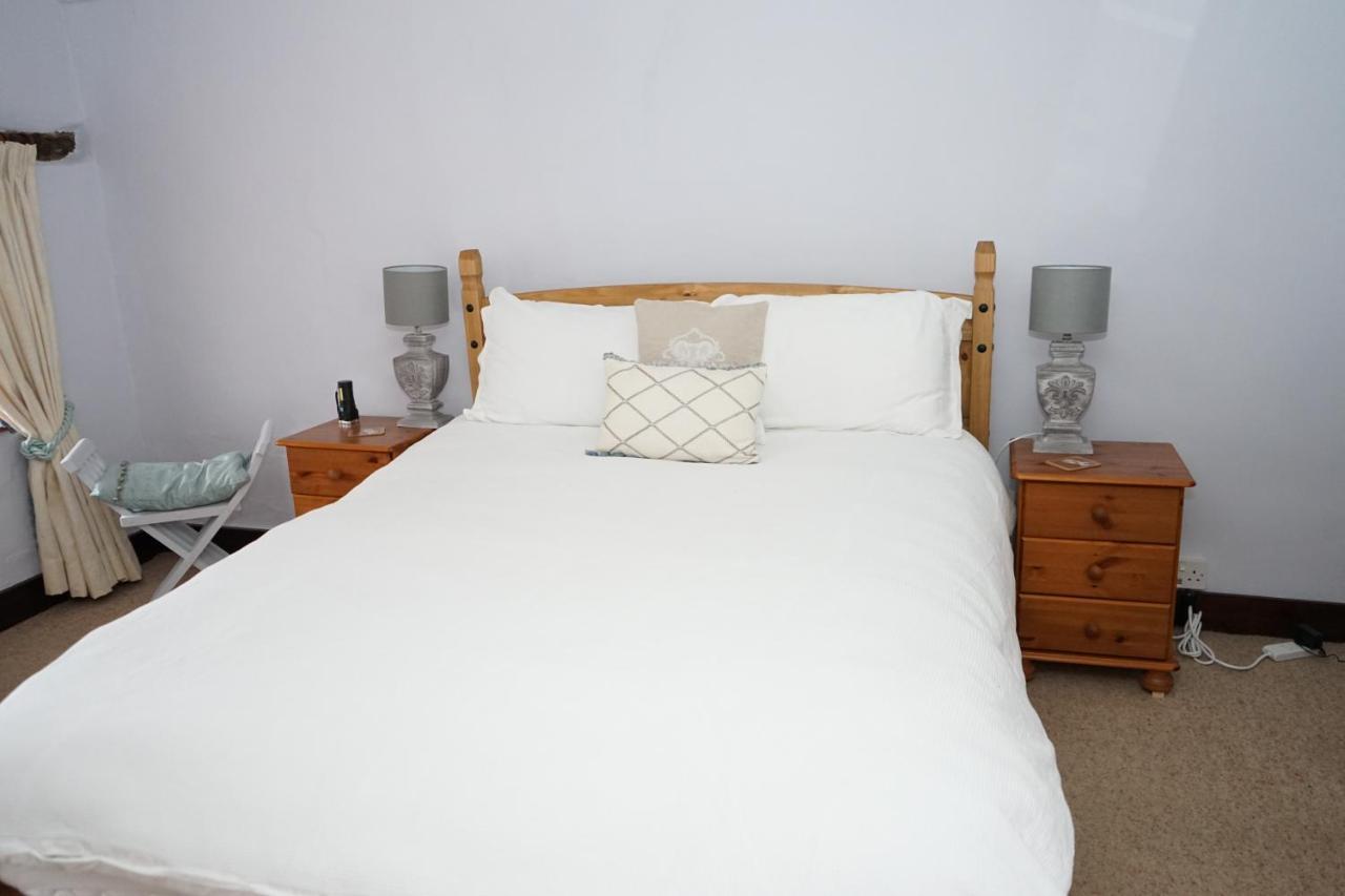 Character 2 Double Bedroom Cottage In Шефтсбери Экстерьер фото
