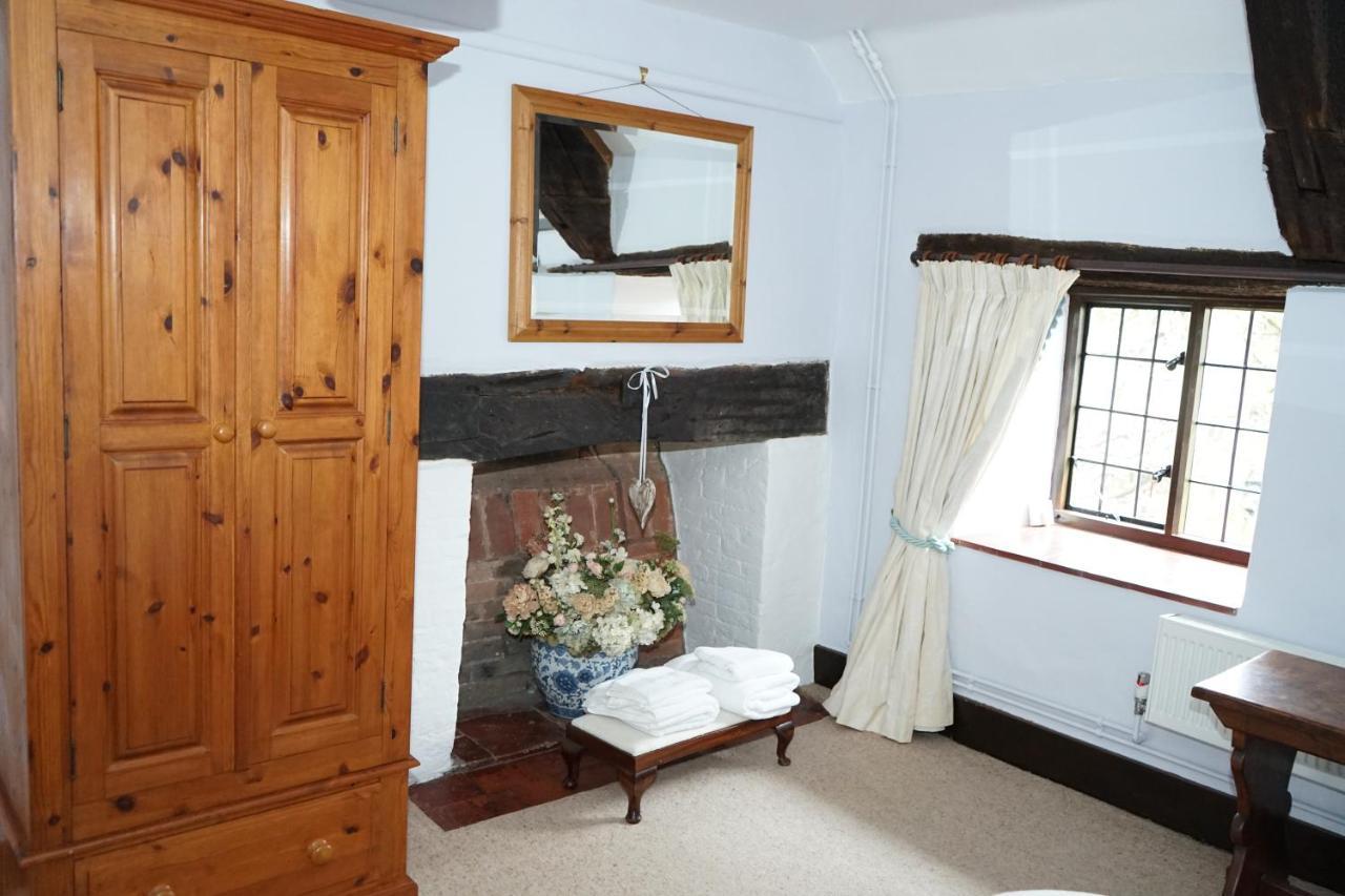 Character 2 Double Bedroom Cottage In Шефтсбери Экстерьер фото