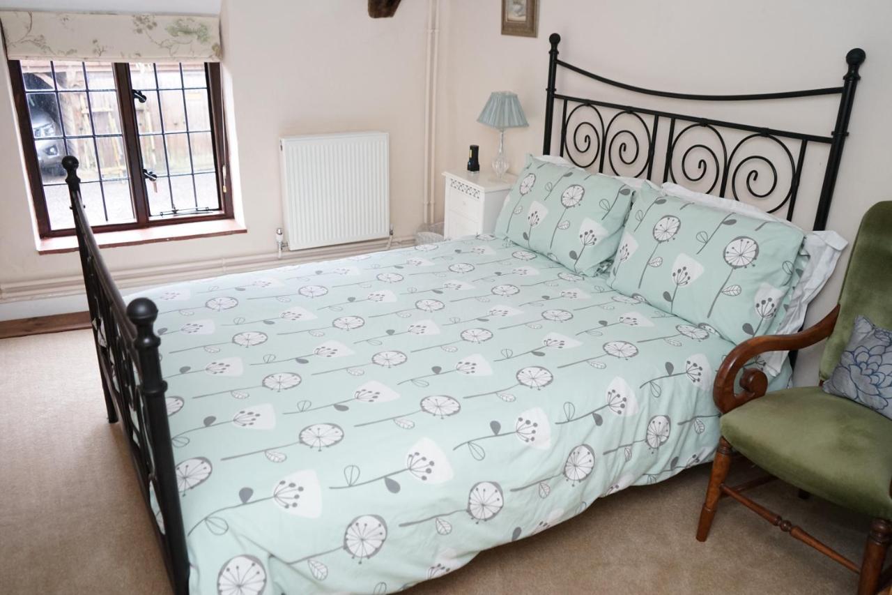 Character 2 Double Bedroom Cottage In Шефтсбери Экстерьер фото