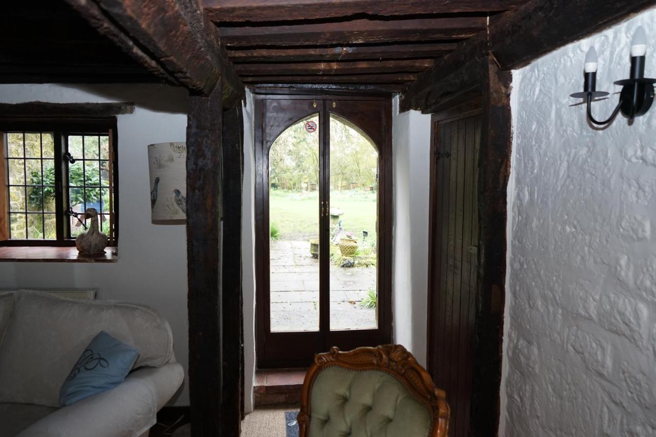 Character 2 Double Bedroom Cottage In Шефтсбери Экстерьер фото