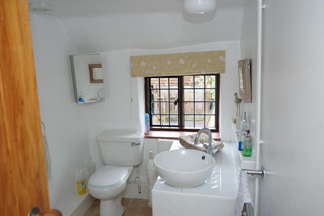 Character 2 Double Bedroom Cottage In Шефтсбери Экстерьер фото